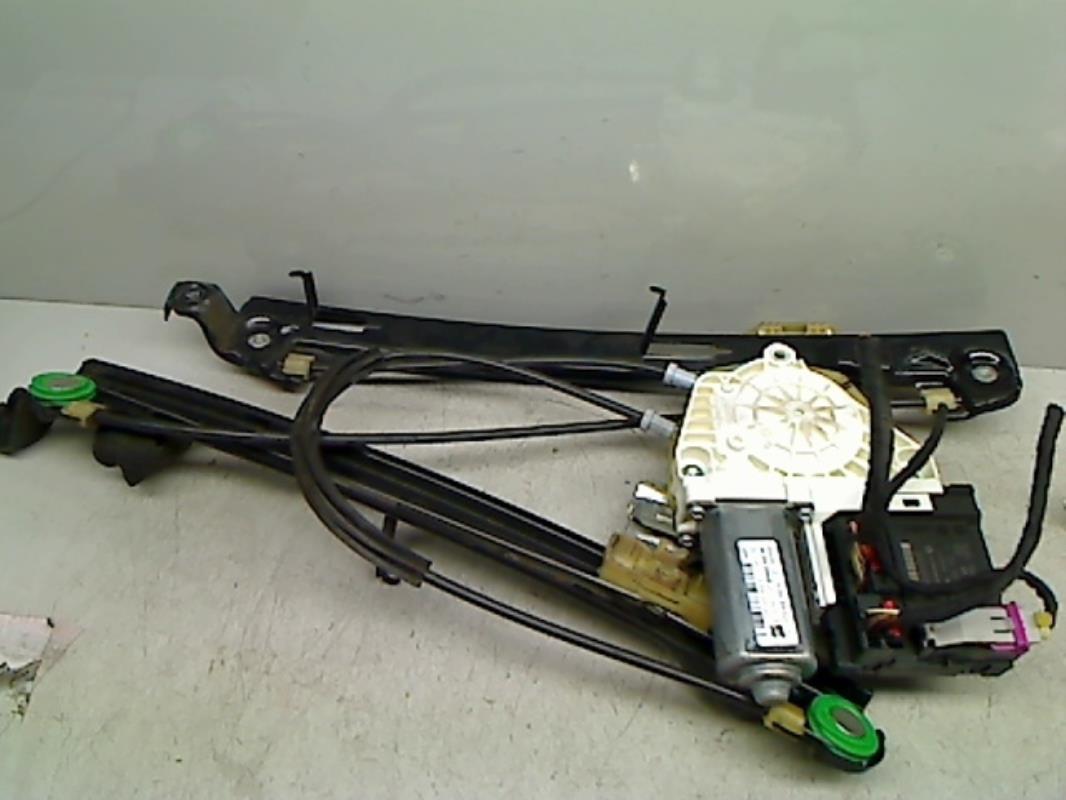 Leve vitre electrique avant droit