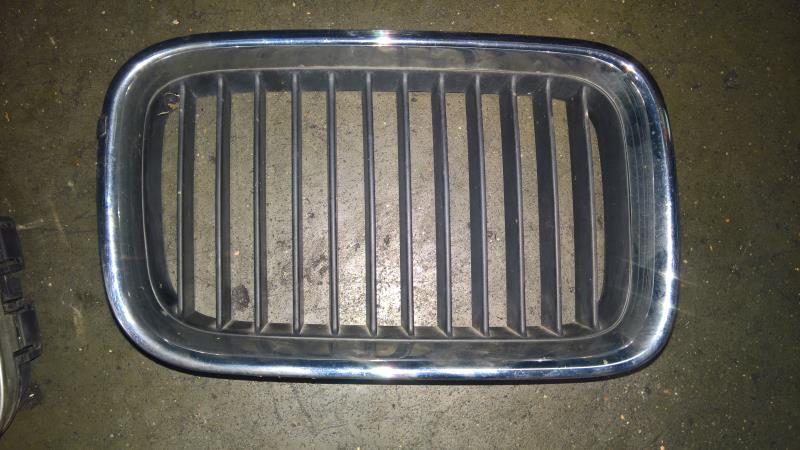 Grille de calandre droite