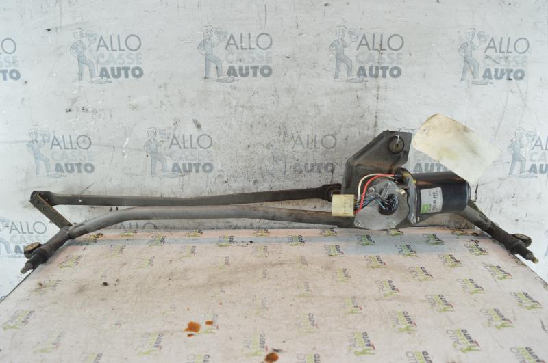 Moteur essuie glace avant