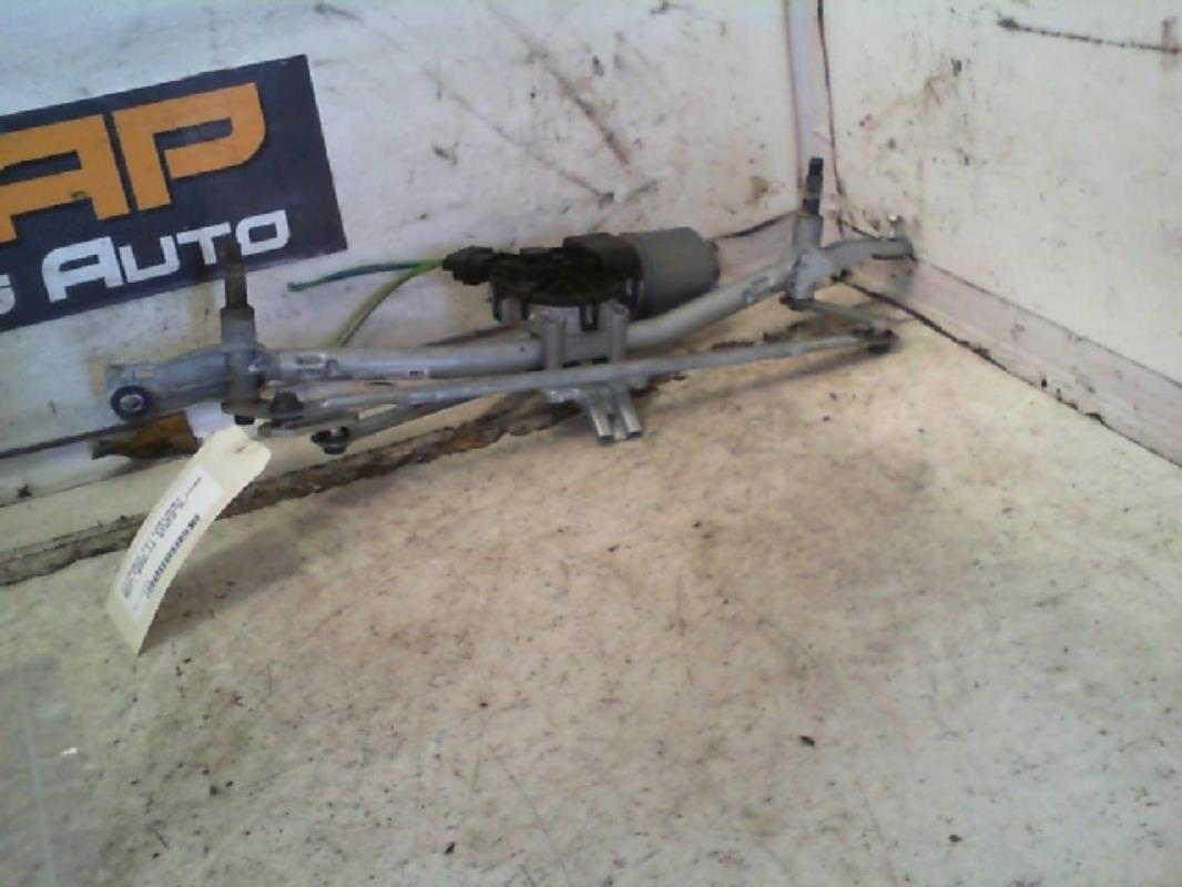 Motor de limpiaparabrisas delantero