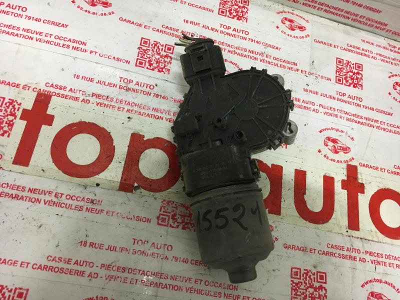 Moteur essuie glace avant