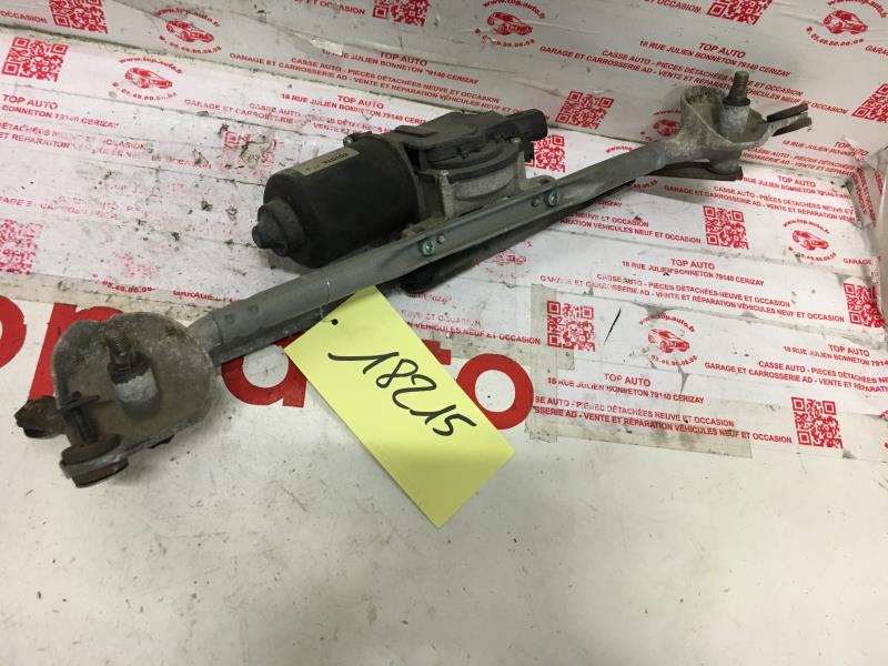 Moteur essuie glace avant