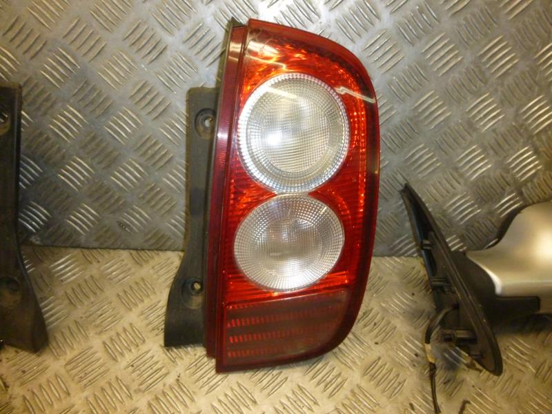 Fanale posteriore principale destro (luci)