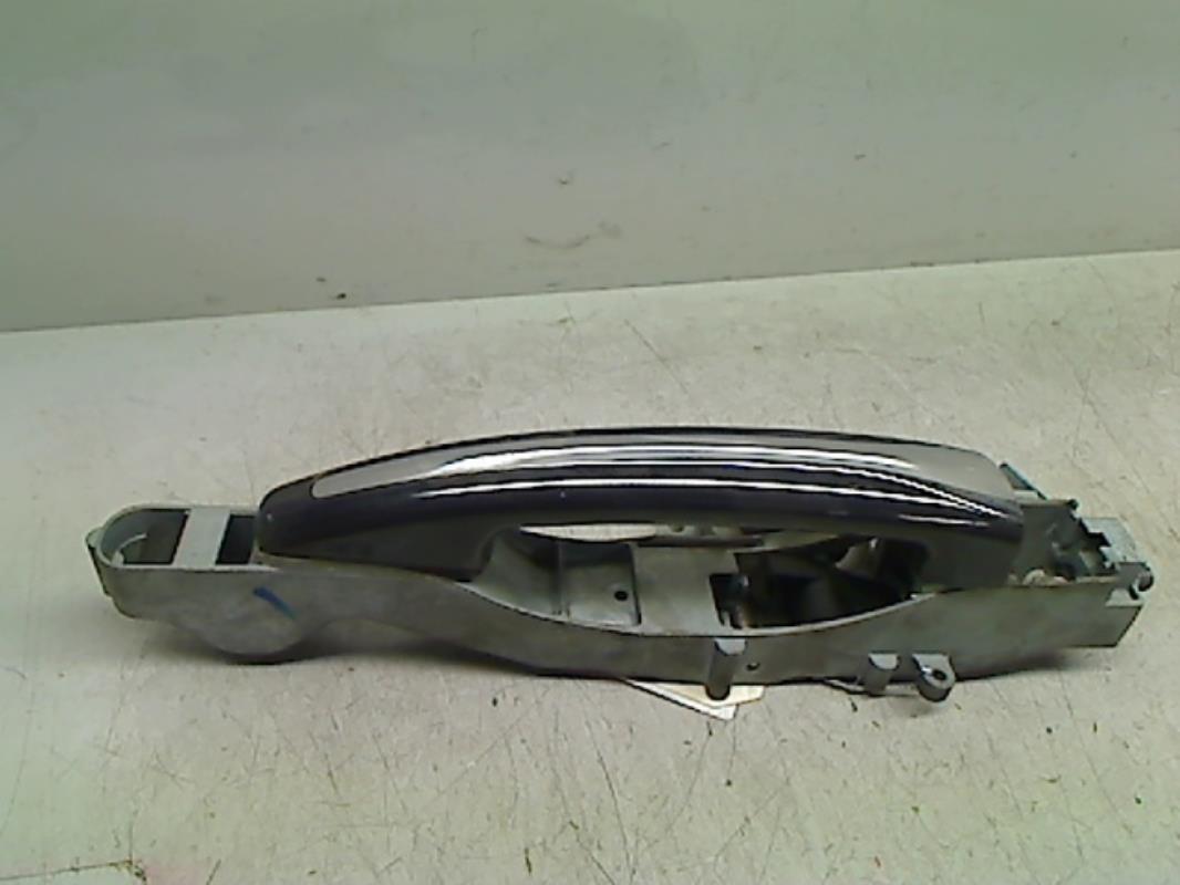 Poignee porte avant gauche