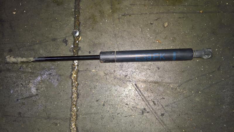 Verin de capot