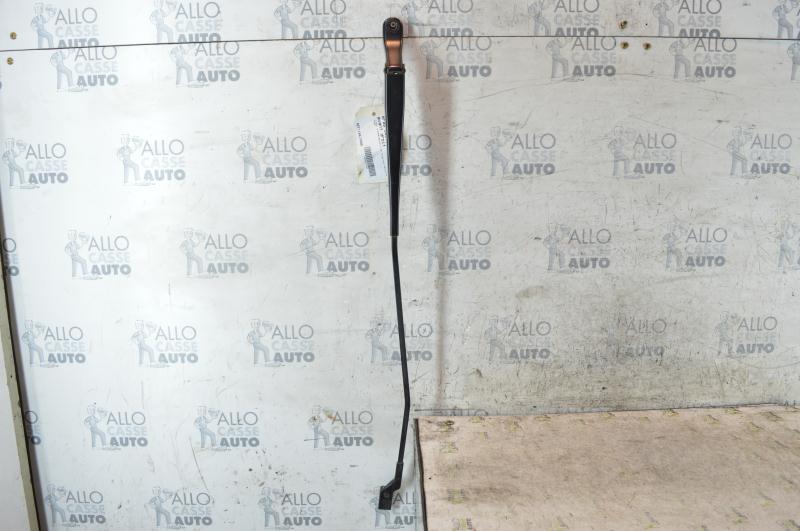 Braccio tergicristallo anteriore destro