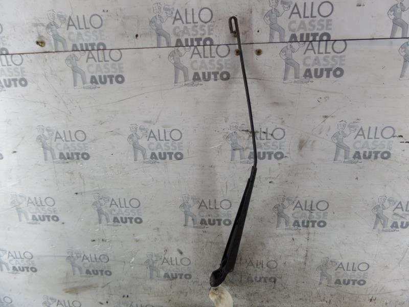 Braccio tergicristallo anteriore destro