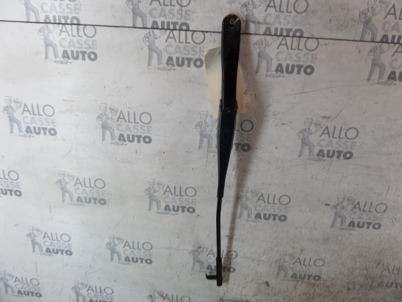 Braccio tergicristallo anteriore destro