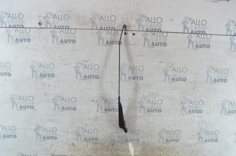 Braccio tergicristallo anteriore destro