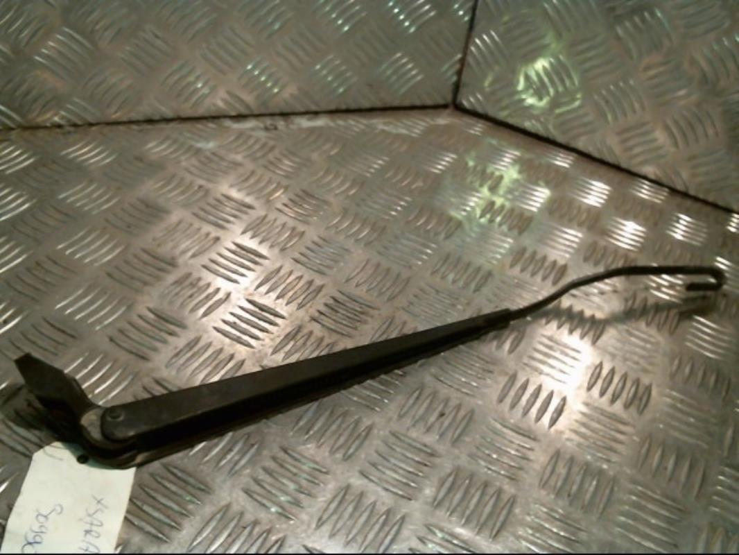 Braccio tergicristallo anteriore sinistro