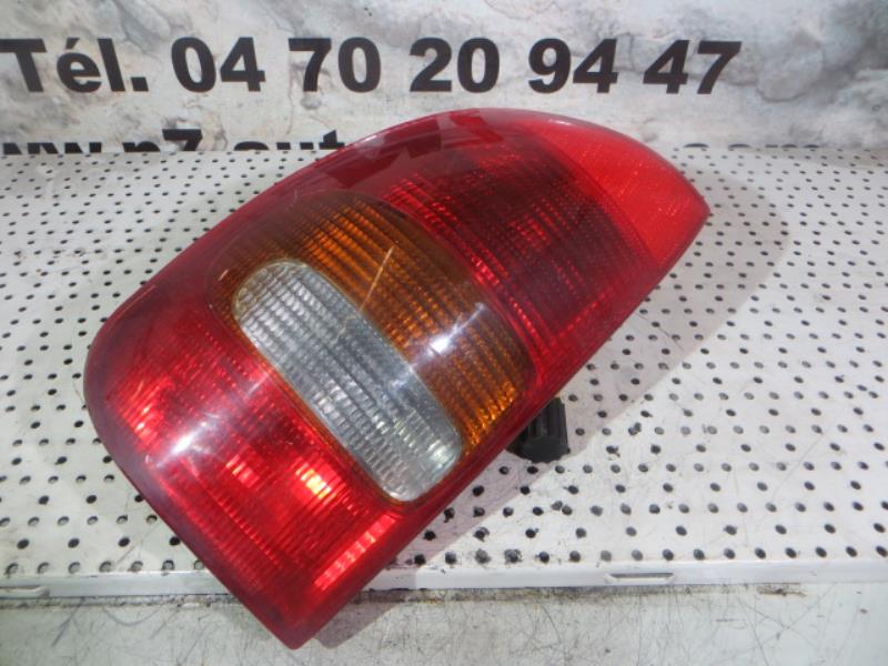 Fanale posteriore principale sinistro (luci)