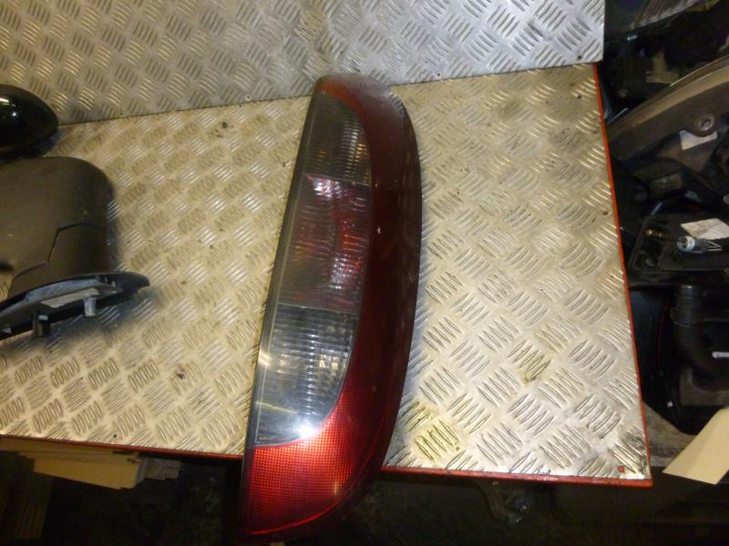 Fanale posteriore principale destro (luci)