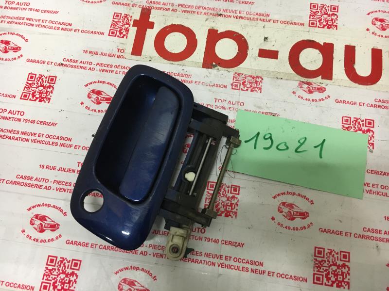 Poignee porte avant gauche