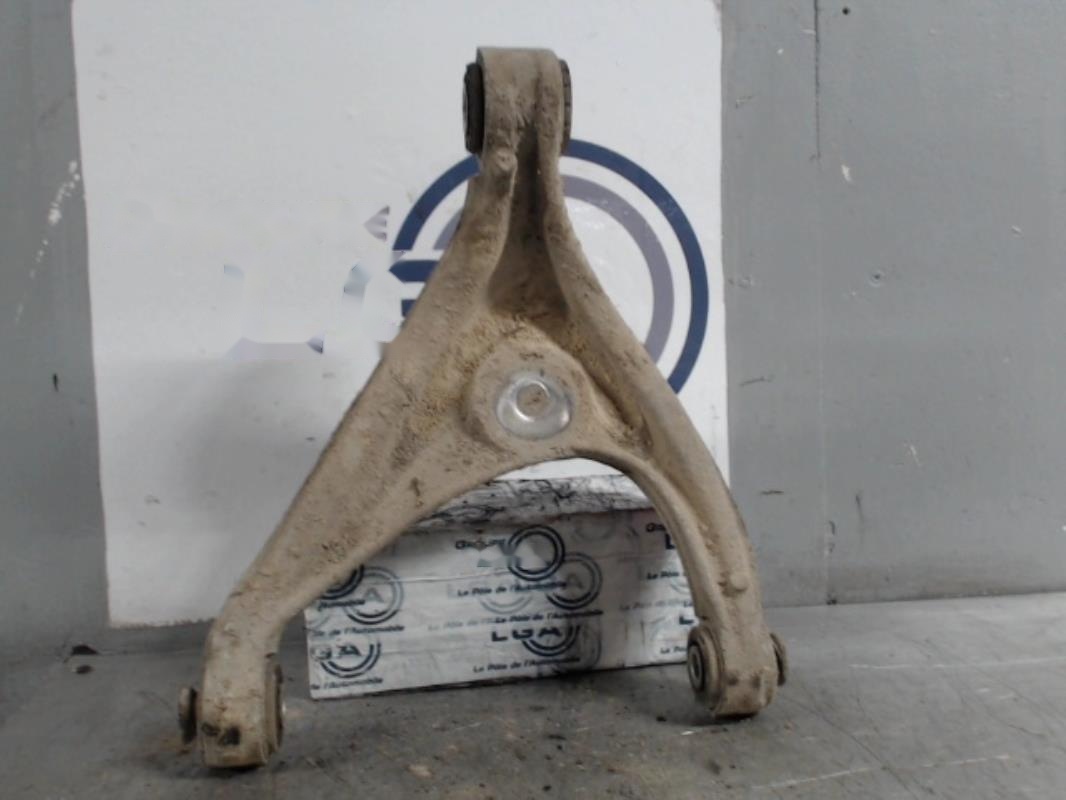 Triangle superieur arriere droit