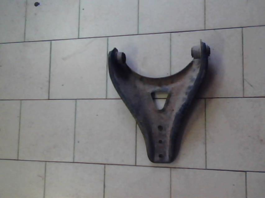 Triangle inferieur avant droit