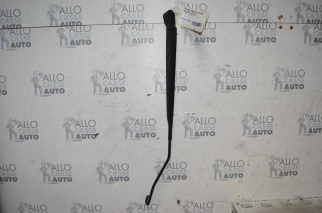 Braccio tergicristallo anteriore destro