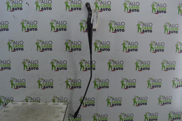 Braccio tergicristallo anteriore destro