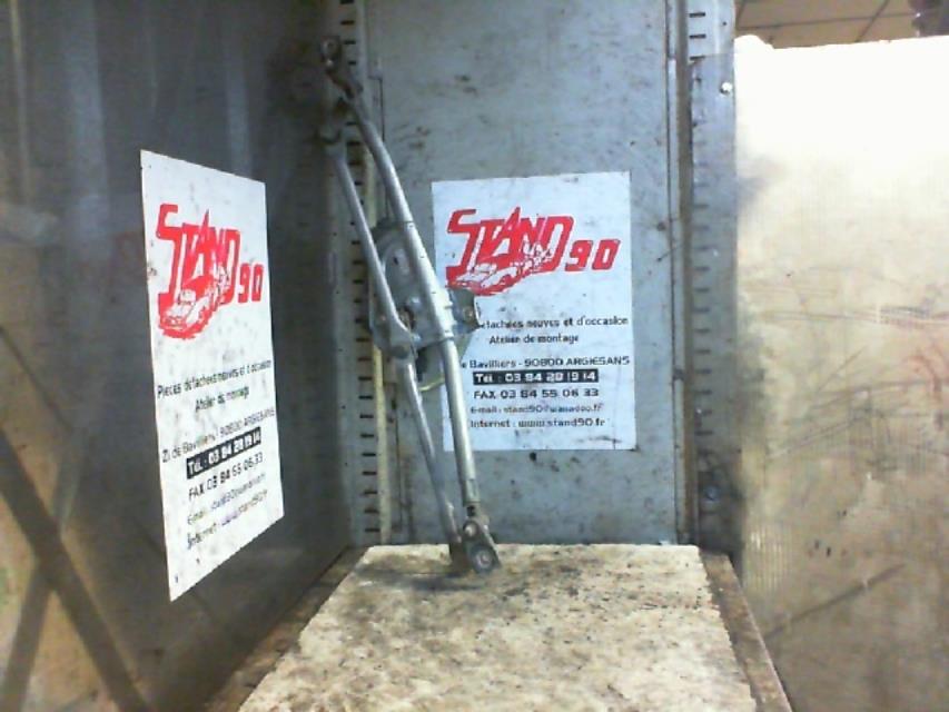 Moteur essuie glace avant