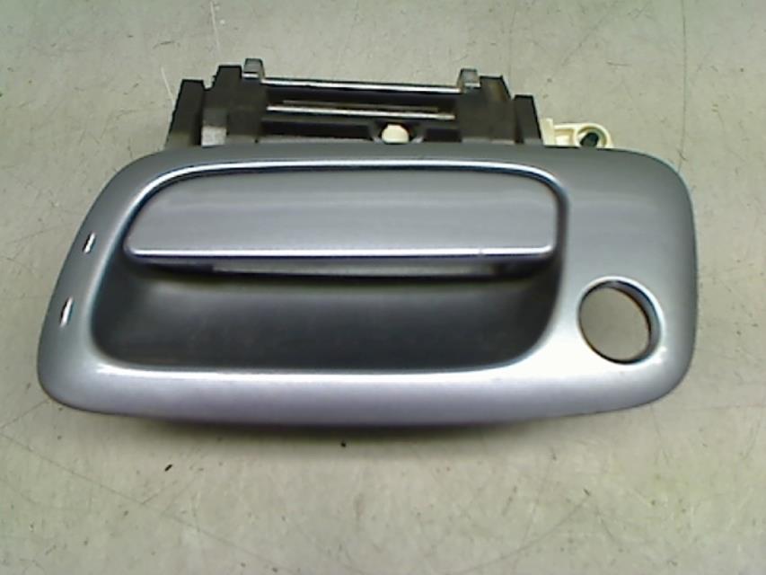 Poignee porte avant gauche