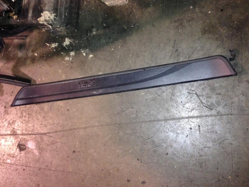Baguette de porte avant droite