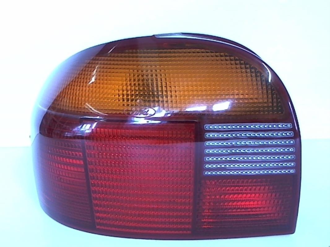 Fanale posteriore principale sinistro (luci)