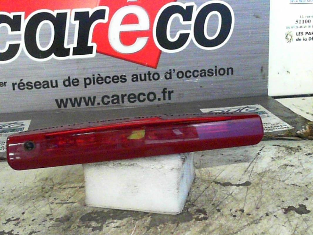 Feu arriere stop central