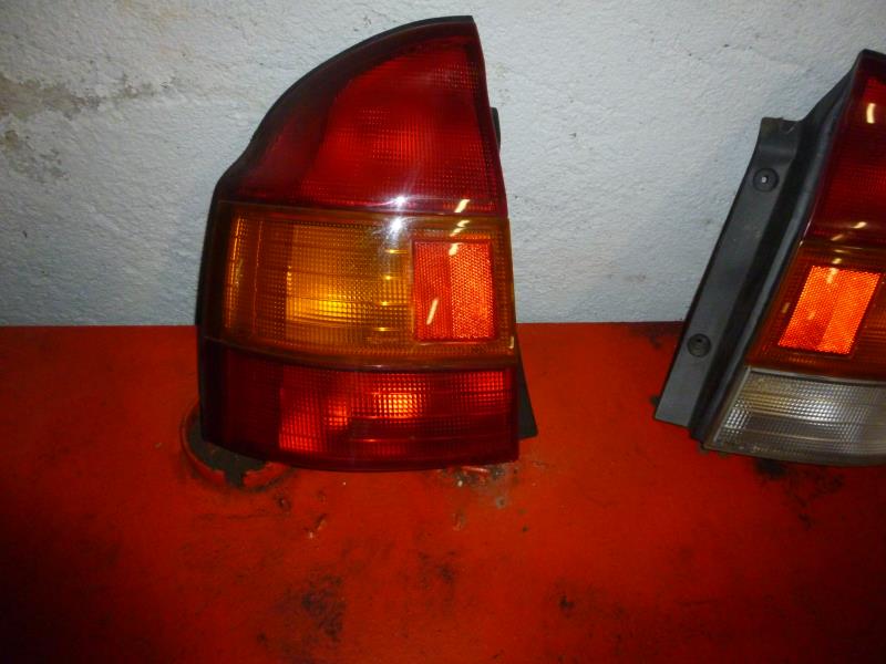 Fanale posteriore principale sinistro (luci)