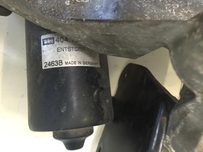 Moteur essuie glace avant