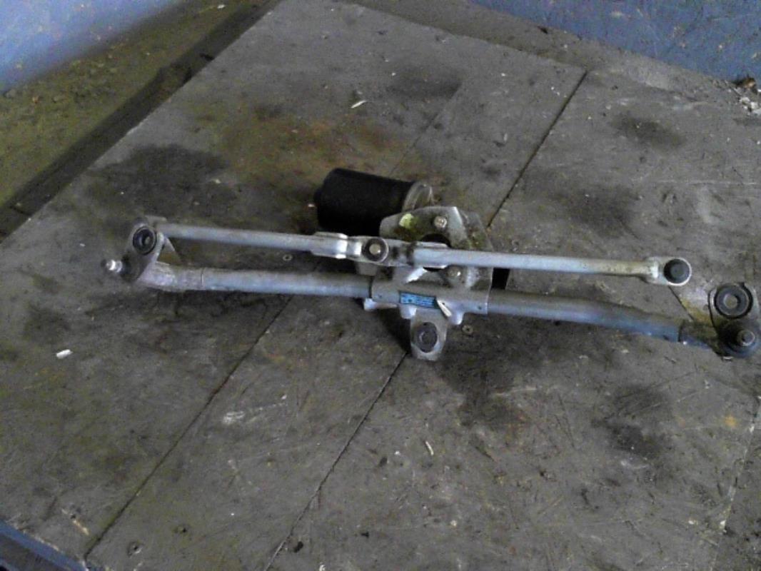 Moteur essuie glace avant