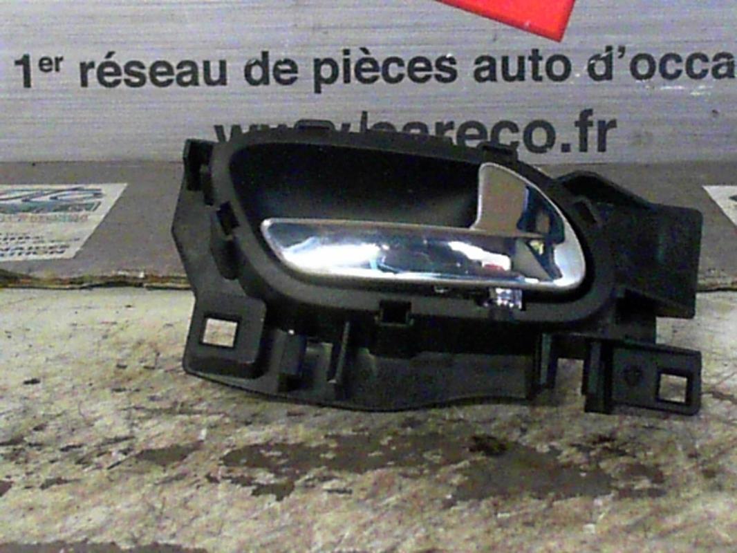 Poignee interieur avant droit