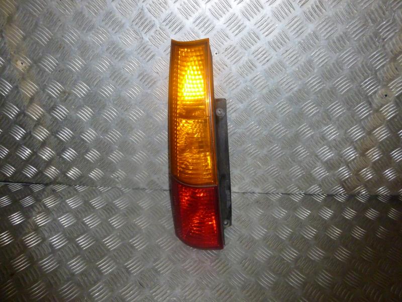 Fanale posteriore principale sinistro (luci)