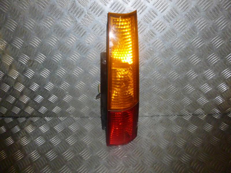 Fanale posteriore principale destro (luci)