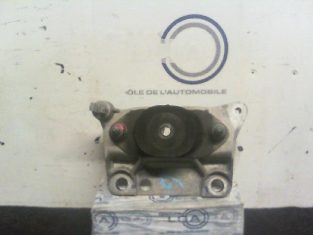 Support moteur gauche
