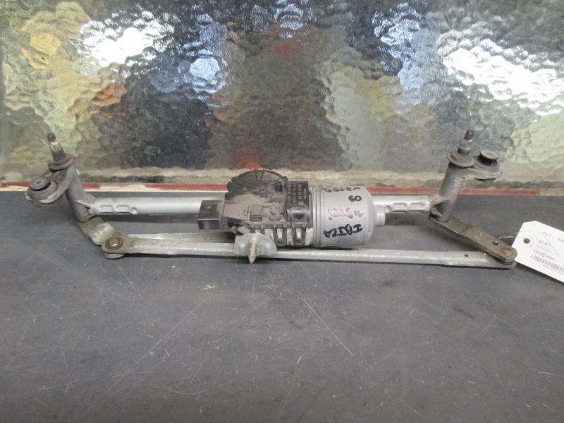 Moteur essuie glace avant