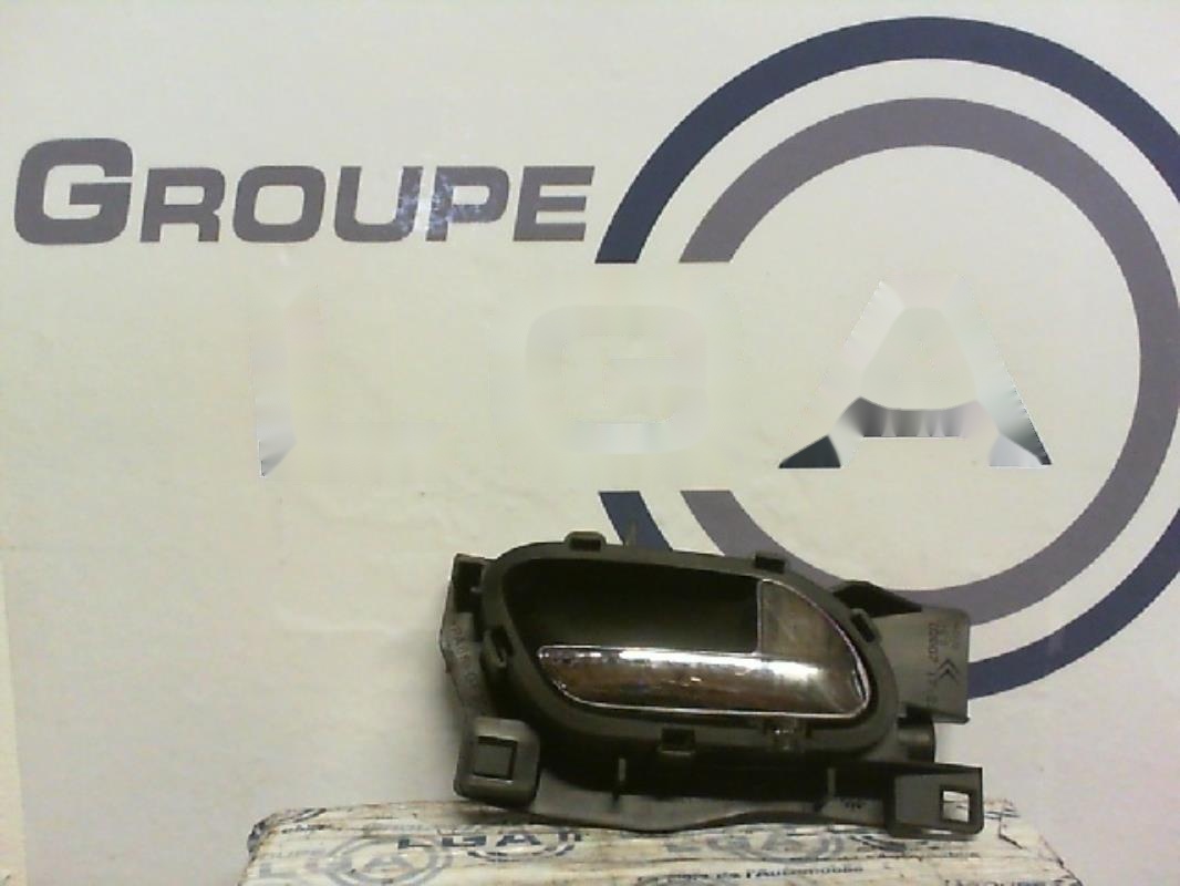 Poignee interieur avant droit