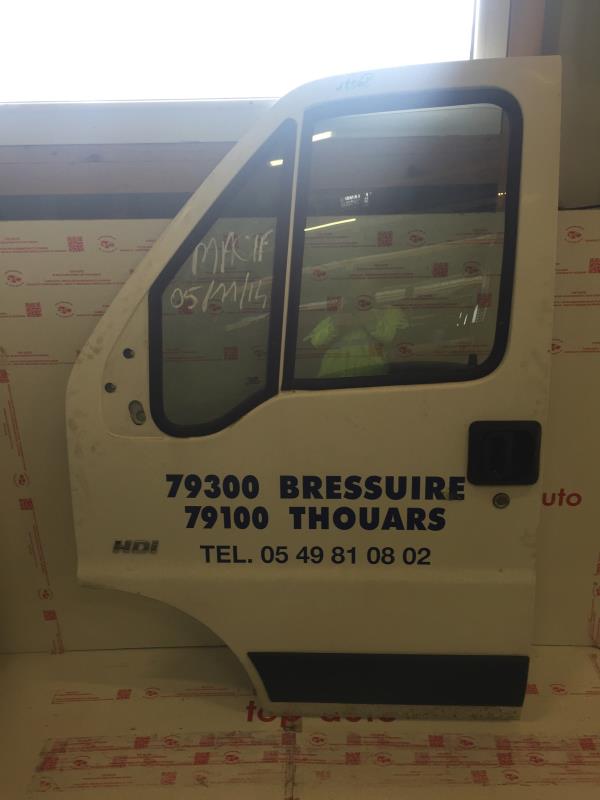 Porte avant gauche