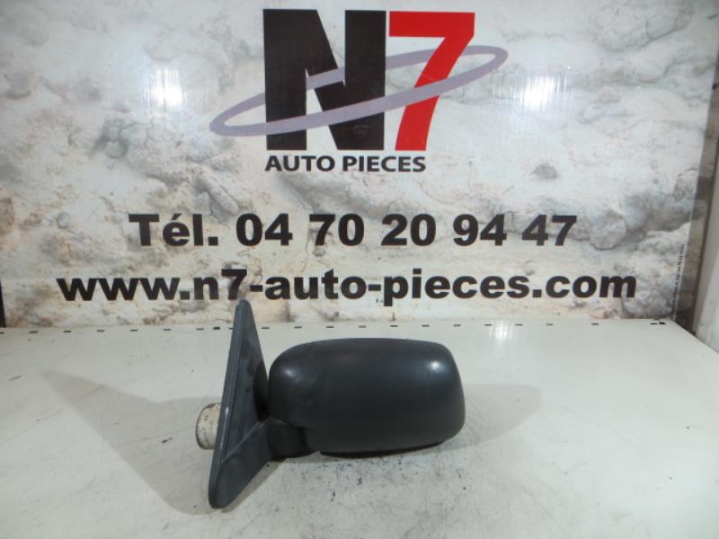 Retrovisor izquierdo