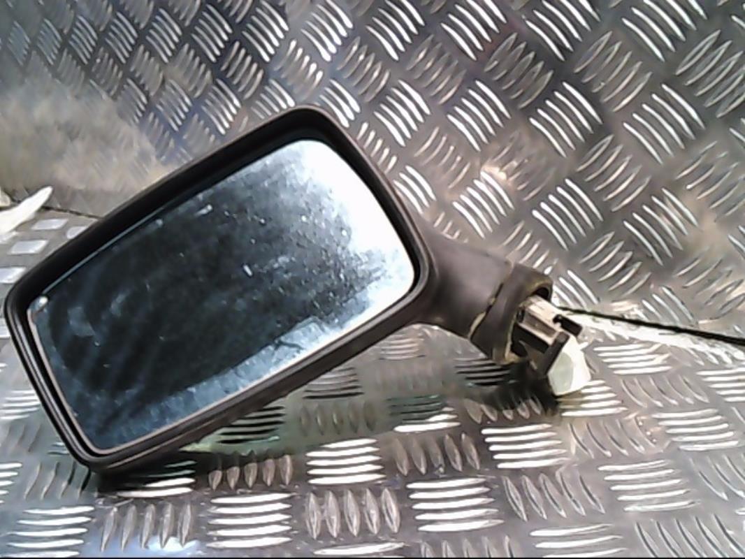 Retrovisor izquierdo