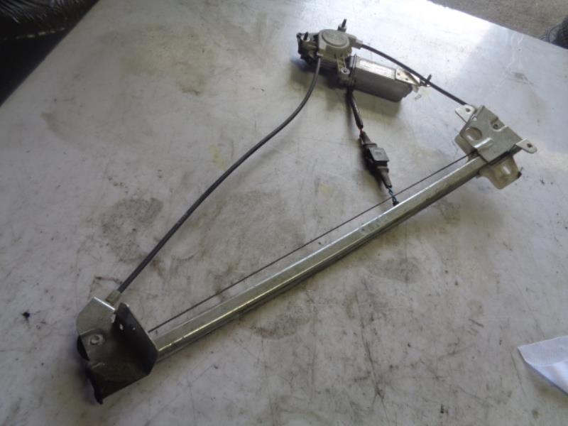 Leve vitre electrique avant droit
