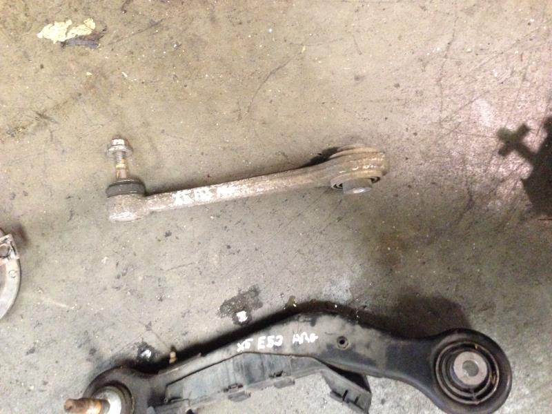 Bras de suspension superieur arriere gauche