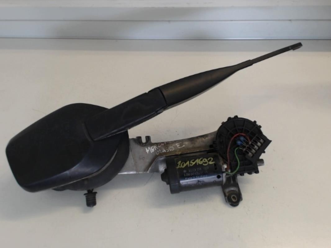 Moteur essuie glace avant