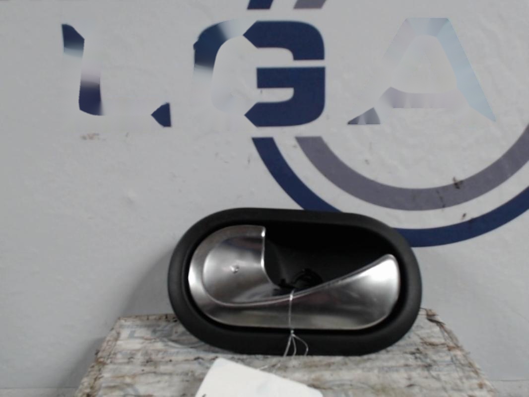Poignee interieur avant gauche