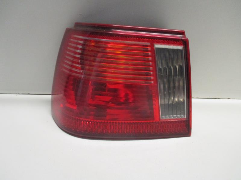 Fanale posteriore principale sinistro (luci)