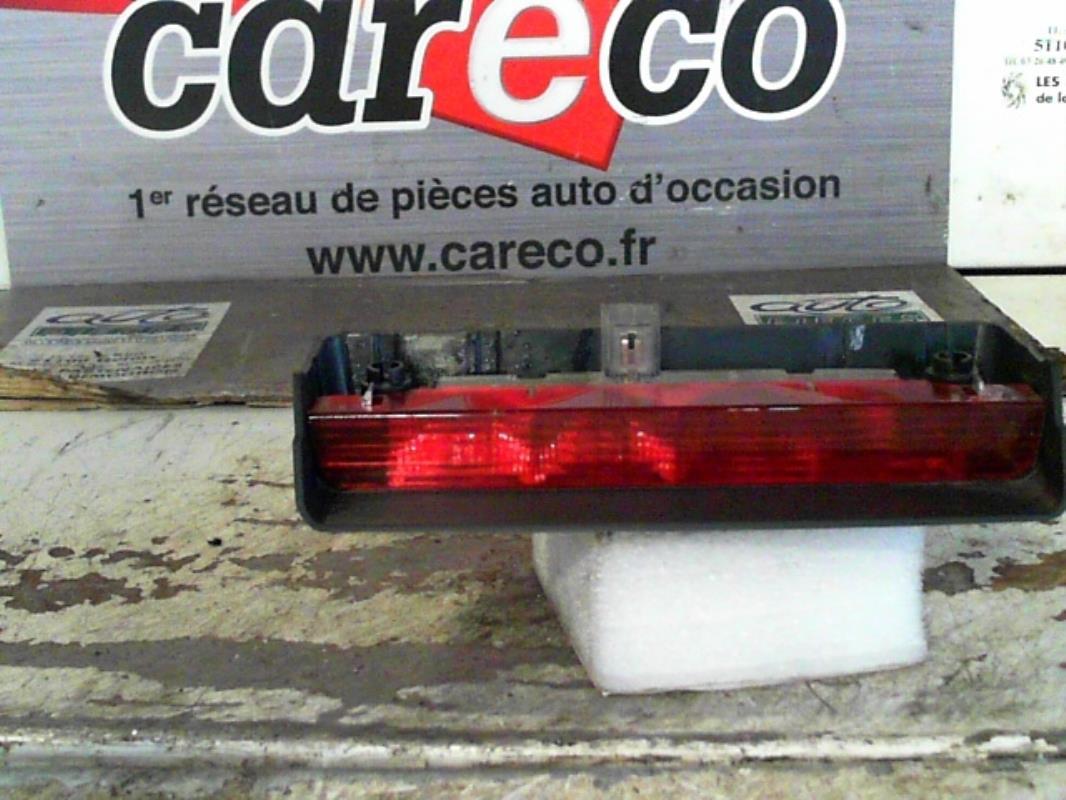 Feu arriere stop central