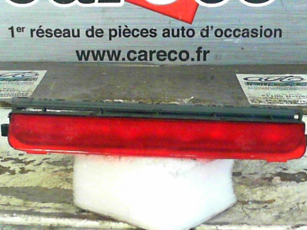 Feu arriere stop central