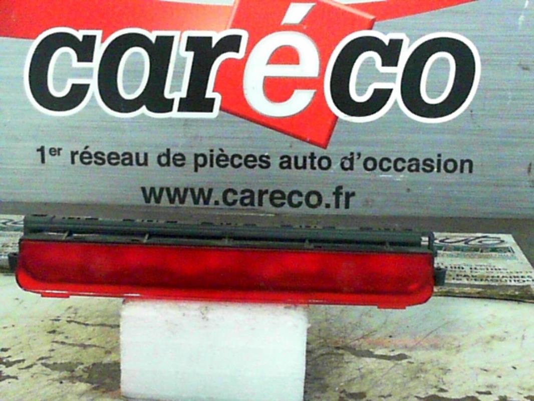 Feu arriere stop central
