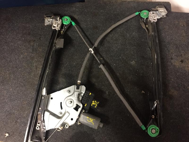 Leve vitre electrique avant gauche