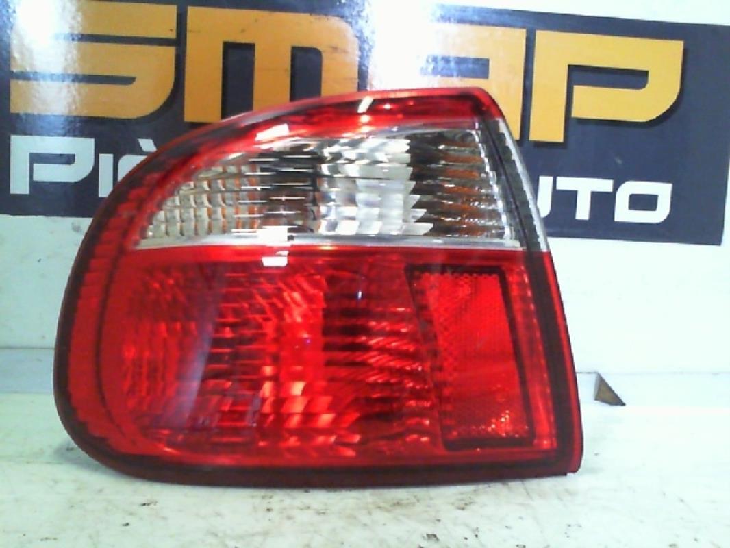 Fanale posteriore principale sinistro (luci)