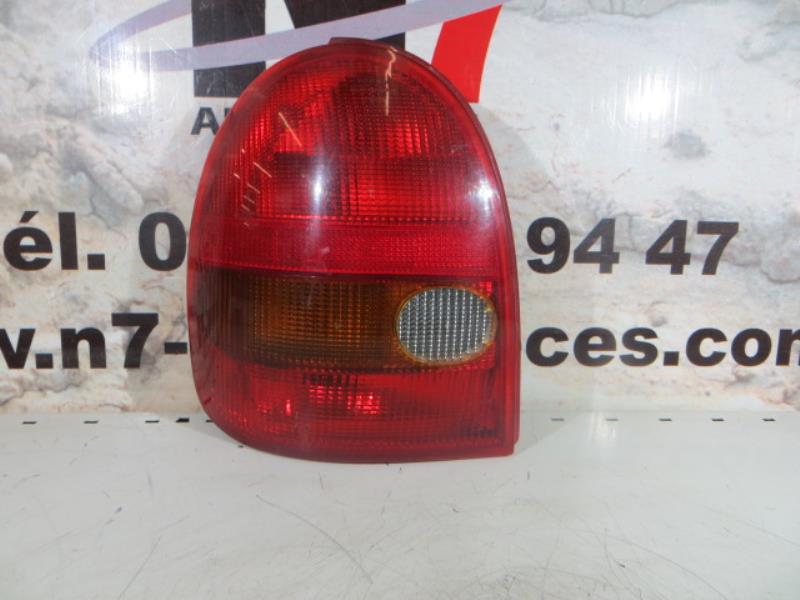 Fanale posteriore principale sinistro (luci)