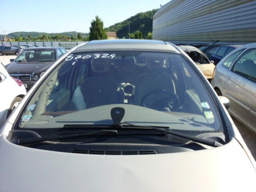 Fusee avant gauche
